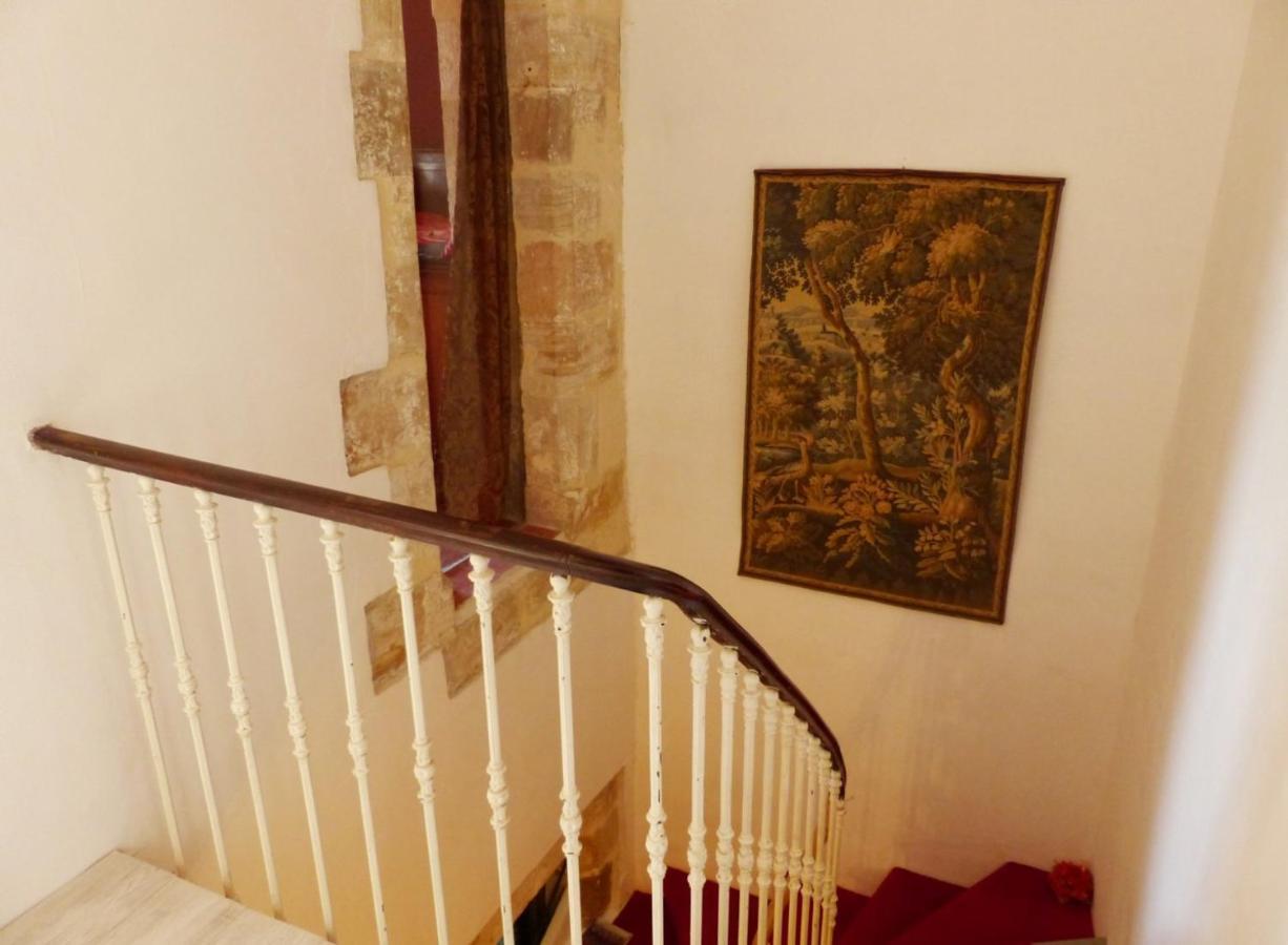Logis De La Meschaussee, Dans Donjon Du Xie Siecle Canet  Екстер'єр фото